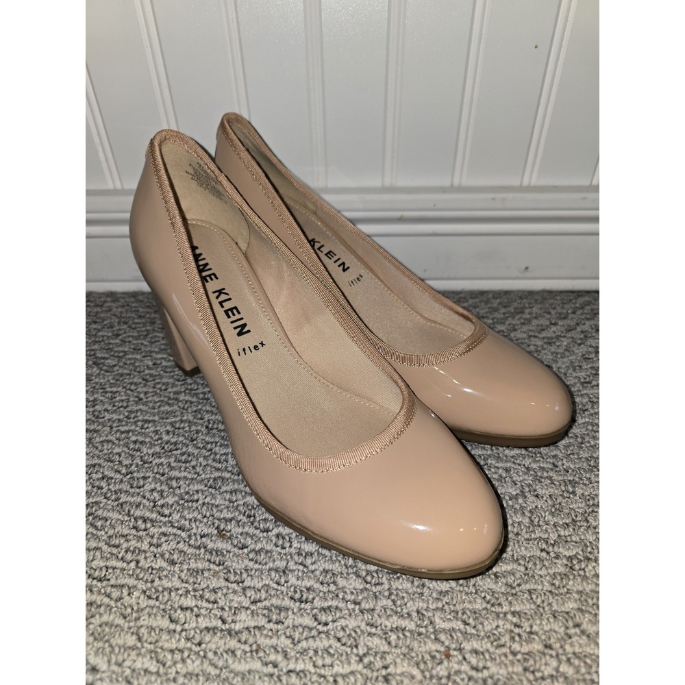 Anne Klein iflex Womens Castana Nude Patent Block Heel Pumps Size 8 M AKCASTANA